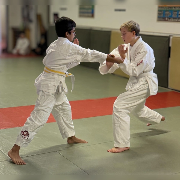Paul (r.) befreit sich aus dem Griff von Ahaan. (Foto: SCUG)