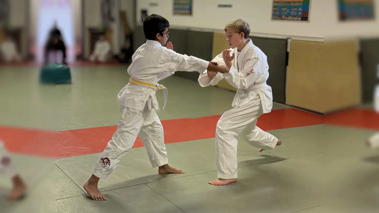 Paul (r.) befreit sich aus dem Griff von Ahaan. (Foto: SCUG)