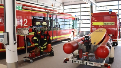 Für sechs Monate bereichern automatisierte Drohnen die Ausrüstung der Feuerwehr in Ramersdorf (Foto) und in Schwabing. Es soll getestet werden, wie sie die Einsätze erleichtern und die Gefahrenabwehr verbessern können.  (F.: bas)