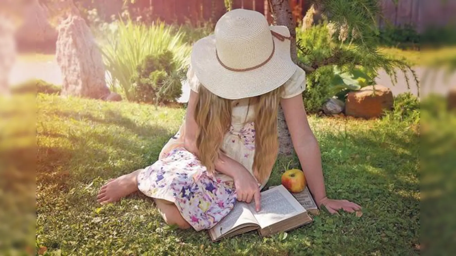 Lesen ist  nicht nur im Sommer  ein schönes Hobby. In Ismaning und Hallbergmoos können Kinder und Jugendliche, die in den großen Ferien fleißig lesen, etwas gewinnen.	 (Foto: CC0)