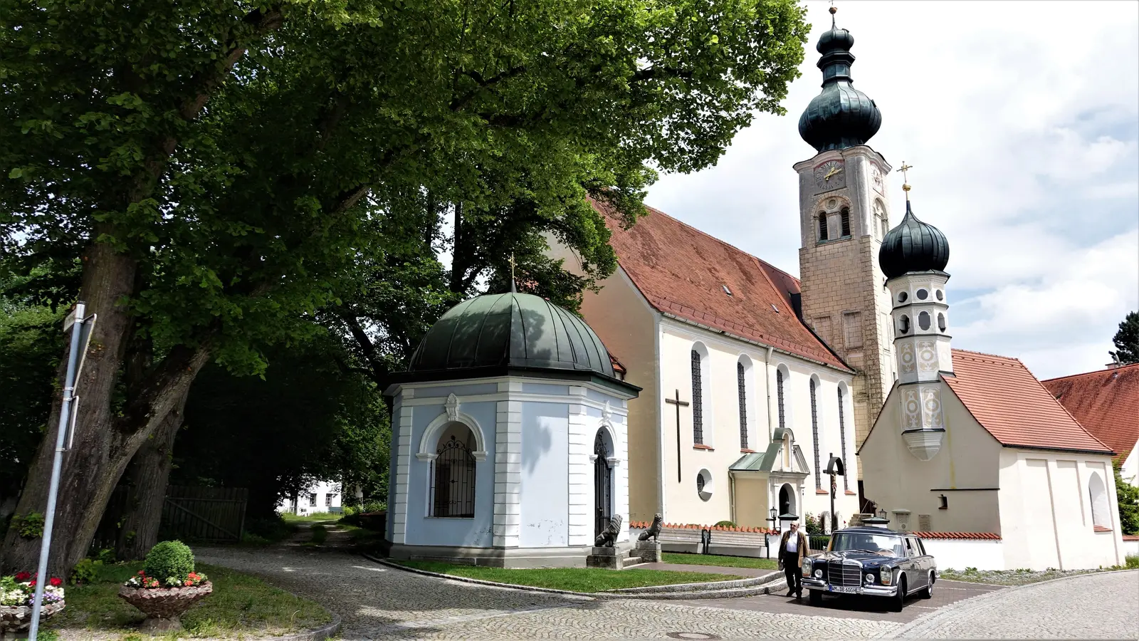 Die Wallfahrtskirche Mariä Himmelfahrt wurde erstmals 1413 urkundlich erwähnt und ist damit die älteste Marienwallfahrt im Erdinger Land.  (Foto: CC BA-SA 4.0)