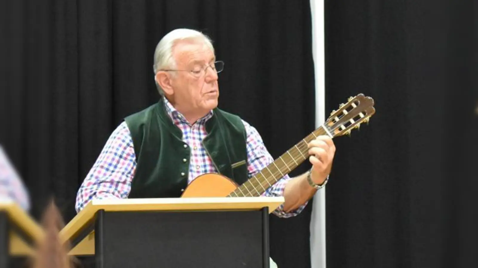 Der Bairisch-Botschafter aus Feldmoching lädt Donnerstag wieder zu seinem Stammtisch ein.  (Foto: Daniel Mielcarek)