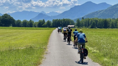 Durch die herrliche Landschaft des Voralpenlandes führen die Fahrradtouren, die der ADFC kostenlos anbietet.  (Foto: © ADFC)