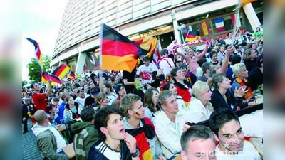 Rund 1000 Fußballfans verfolgten das deutsch Auftaktspiel gegen Polen und feierten begeistert den 2:0-Sieg. (Foto: pi)