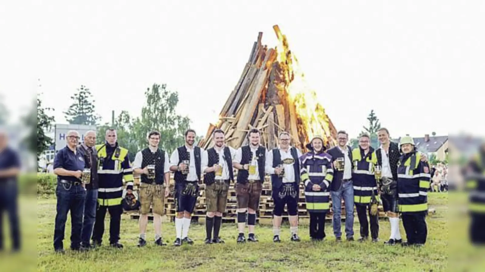 Zum Kult hat sich mittlerweile das Truderinger Sonnwendfeuer entwickelt  und zwar zum größten in der Landeshauptstadt München. 	 (Foto: VA)