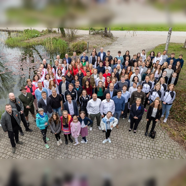 Über 100 Athletinnen und Athleten sowie Vereinsvertreter wurden für ihre herausragende Erfolge in den Jahren 2024 und 2025 geehrt. (Foto: Landratsamt Starnberg)