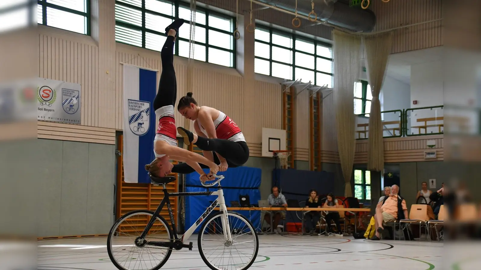 Sabine Tausch (links) mit Katharina Hupfauer. (Foto: RSV Pullach)