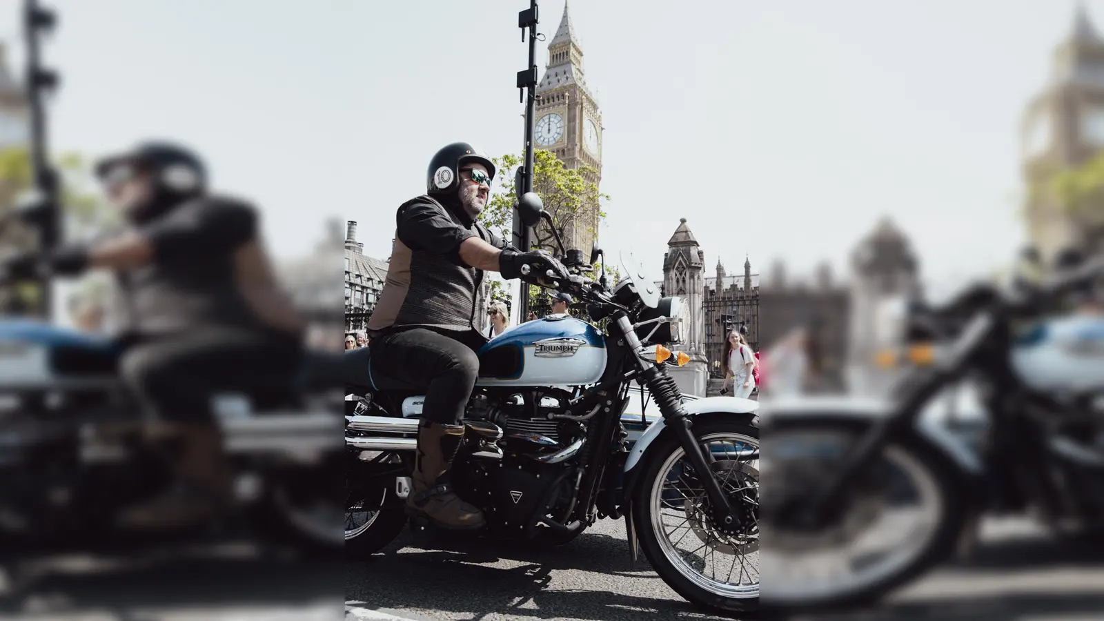 Die Teilnehmer am „Distinguished Gentlemen&#39;s Ride” kommen aus über 120 Ländern der Welt.  (Foto: Triumph via aum)