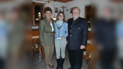 Die strahlende Siegerin Monika Mooser (mitte). (Foto: Privat)