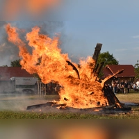 Das Sommerfeuer hat inzwischen einen festen Platz im Harthauser Jahreskalender. (Foto:  Wolfgang Mende)