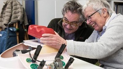 Reparieren schont Ressourcen und bringt die Menschen einander näher. (Foto: © Ekkehard Winkler)