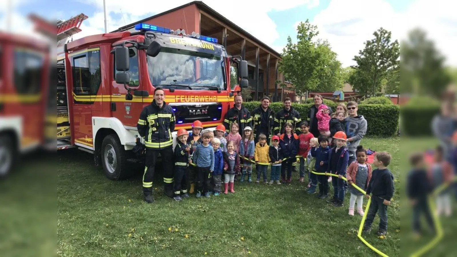Das Kinderhaus St. Johann freute sich riesig über den Besuch der Freiwilligen Feuerwehr Breitbrunn. (Foto: Freiwillige Feuerwehr Breitbrunn)