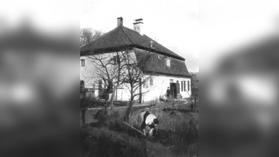 Das Benefiziatenhaus 1927 (aus: Franz Schaehle, Die Hofmark Menzing) (Foto: pi)