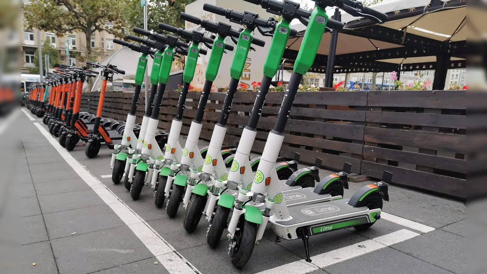 In Moosach hat sich eine Person auf einem E-Scooter schwer verletzt. (Symbolbild: CC0)