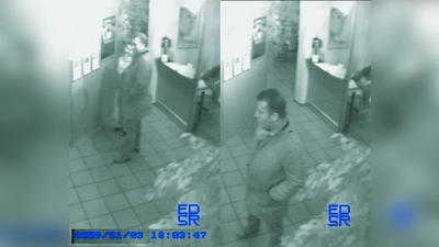 Wer kennt diesen Mann? Er hat im Januar die Angestellte eines Sonnenstudios in Moosach sexuell belästigt. (Foto: Polizei)