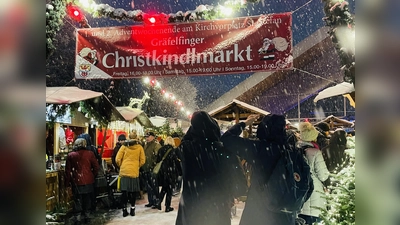 Der Gräfelfinger Christkindlmarkt lädt am 1. und 2. Adventswochenende zum Bummeln und Freunde treffen ein. (Foto: Gemeinde Gräfelfing/ Birgit Doll)