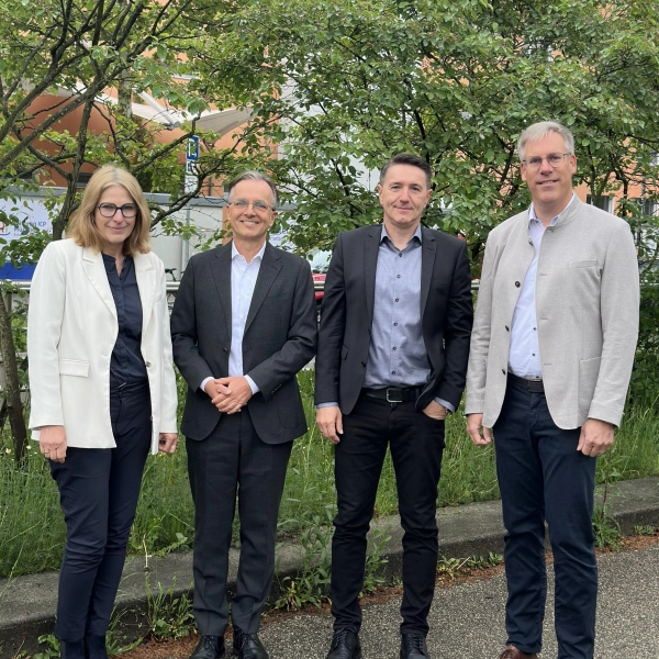 Freuen sich auf den gemeinsamen Tag (von links): Anita Mitterer (Geschäftsführerin Lebenshilfe Werkstatt GmbH), Thomas Pape (Vorstandsvorsitzender Stiftung ICP München), Predrag Savic (Münchenstift GmbH - Prokurist und Hausleitung St. Josef) und Matthias Heinau (Geschäftsführer Lebenshilfe Werkstatt GmbH). (Foto: ICP)