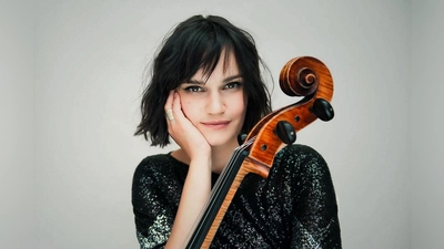 Zur Eröffnung der Musiktage spielt die aus Feldafing stammende Cellistin Raphaela Gromes mit Franziska Hölscher (Violine) und Kit Armstrong (Piano).  (Foto: wildundleise)