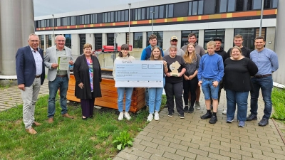 Die Berufsschule Weilheim wurde mit dem dritten Preis ausgezeichnet. (Foto: Landratsamt)