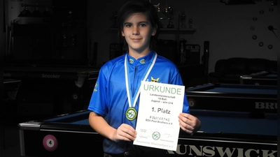 Felix Pepke, Bayerischer Meister der U14 im 8-Ball und im 10-Ball. (Foto: BBV – Bayerischer Billard-Verband)