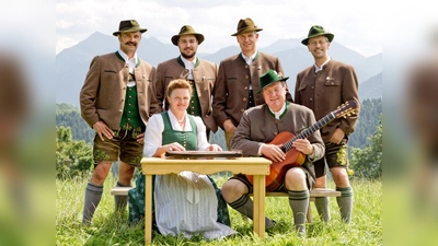 Die vier gestandenen Männer aus Hausham waren schon bei Papst Benedikt zu Gast. (Foto: VA )