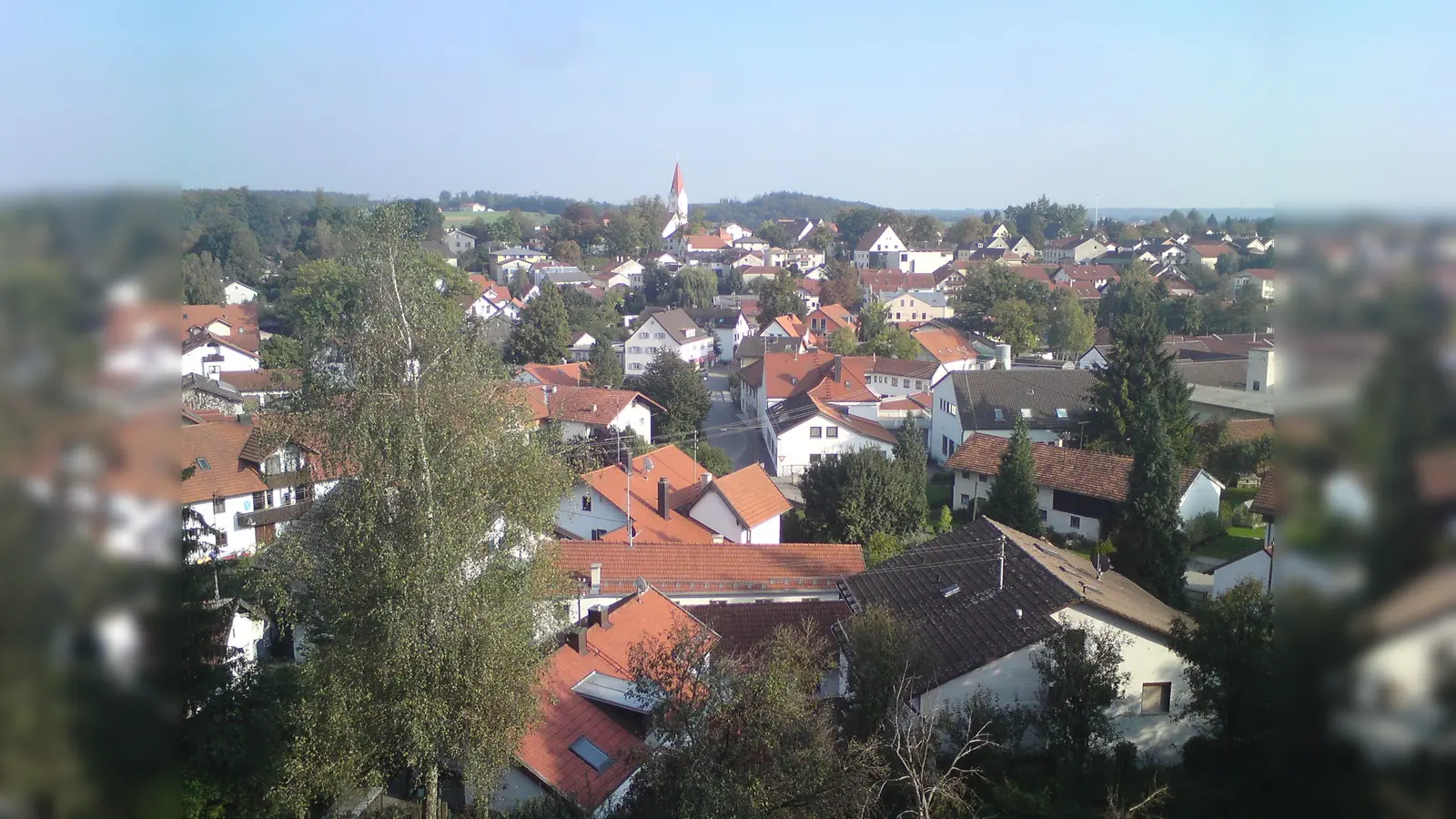 Gerade ländliche Gemeinden wie Isen sind schlecht an den ÖPNV angebunden. (Foto: Carl Steinbeißer, CC BY-SA 3.0)