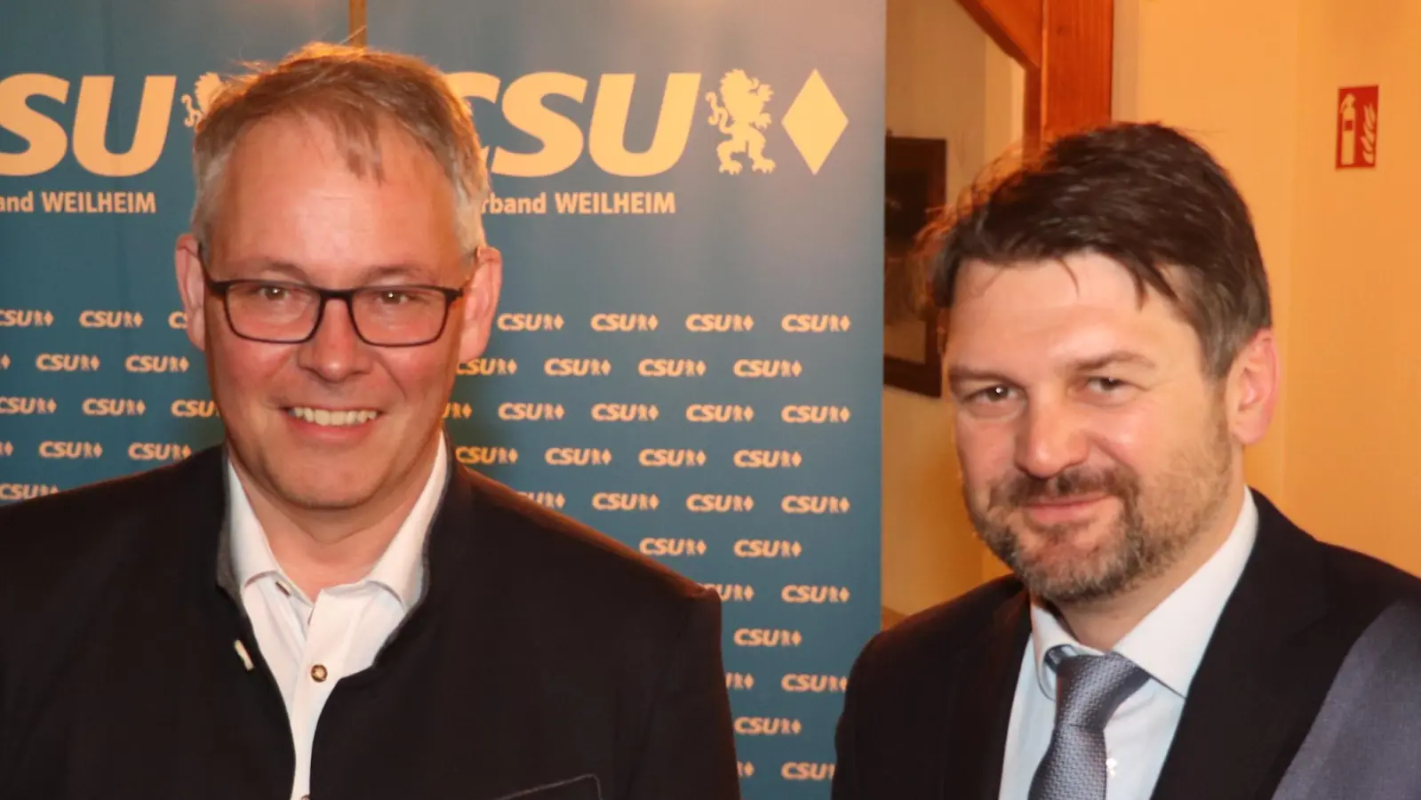 Johann Bertl, Ortsvorsitzender der CSU Weilheim (rechts), begrüßte Thomas Schwarzenberger, Präsident des Bezirkstages von Oberbayern.<br> (Foto: CSU Weilheim)