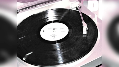 Nationale und internationale Schlager kommen auf den Plattenteller. (Foto: chk)