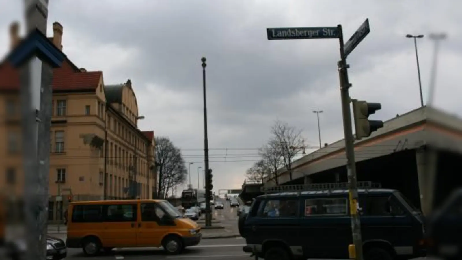 Der BA Schwanthalerhöhe befürchtet ein Verkehrschaos, wenn an der Kreuzung Landsberger- und Trappentreustraße Fernwärmeleitungen verlegt werden. (Foto: tg)
