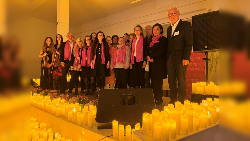 Nach zehn Jahren hat sich die Frauenunion neu gegründet. Die Halle mit 1000 Kerzen lieferte den feierlichen Rahmen dazu.  (Foto: Thomas Schächtl)