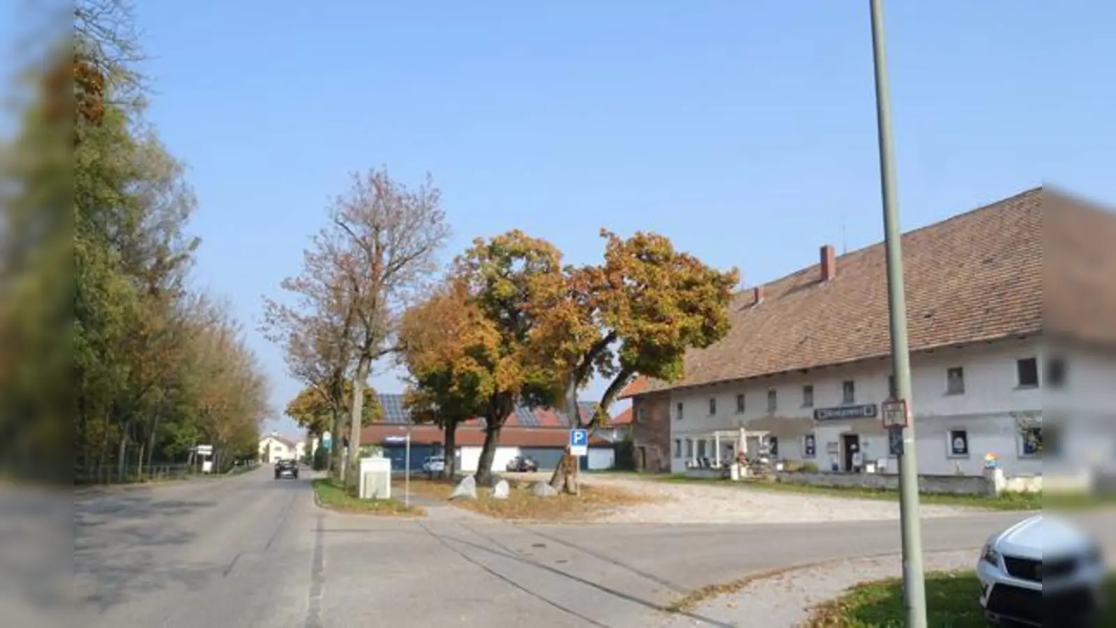 Die Berglerner Ortsmitte könnte sich im Fall einer Sanierung des Kratzerwirt enorm verändern, und zwar zum Positiven.  (Foto: kw)