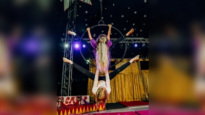 Höhenluft schnuppern heißt es beim Workshop „Trapez &amp; Luftringe”. (Foto: Mokati Fotos und Film OHG.)