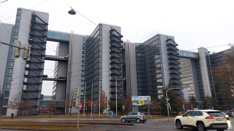 Die leerstehenden Bürotürme „Ten Towers” sollen in ein gemischt genutztes Quartier umgewandelt werden. (Foto: bas)