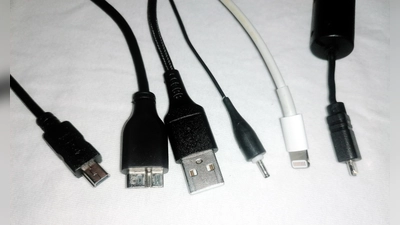 Verbraucher in der EU besitzen im Durchschnitt drei Ladegeräte, um kleine elektronische Geräte aufzuladen – von denen sie regelmäßig zwei verwenden. Pro Jahr fallen durch die verschiedenen Ladegeräte rund 11.000 Tonnen Elektroschrott an. Künftig kann man alle neuen Kleingeräte mit einem USB-C-Kabel laden. (Foto: job)