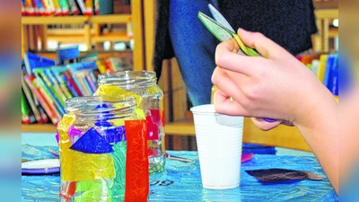 Die Feinmotorik wird in den Kitas beim Basteln geschult, damit später das Schreiben in der Schule gelingt. (Foto: pst)