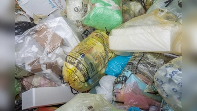 Styropor kann ab sofort in den Gelben Sack gegeben werden. (Foto: Harry Zdera)