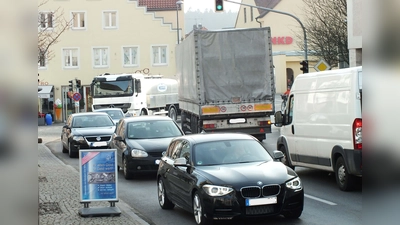 Die steigende Verkehrsbelastung im Landkreis bleibt ein bestimmendes Thema. (Foto: kw)