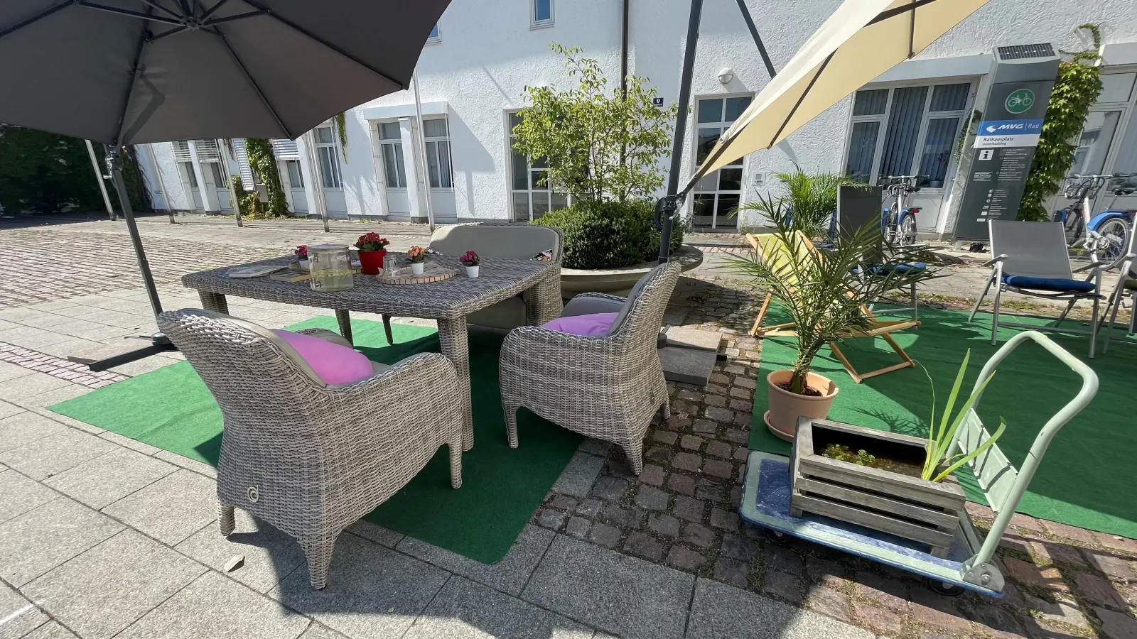 Büchereileitung Tanja Keller freut sich auf viele Besucher an den beiden offenen Sonntagen im Oktober. (Foto: hw)