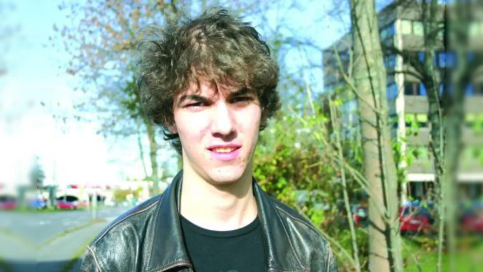 &lt;b&gt;Felix Praßer, Laim&lt;/b&gt;<br>Ich halte die Methode für sehr sinnvoll. Wie sonst sollte man das Laub so effektiv entfernen? Mich stört das überhaupt nicht. (Foto: cm)