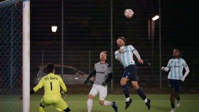 Zähes Ringen: Turner gegen Turnerschaft.  (Foto: J. Mentel)