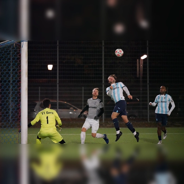 Zähes Ringen: Turner gegen Turnerschaft.  (Foto: J. Mentel)