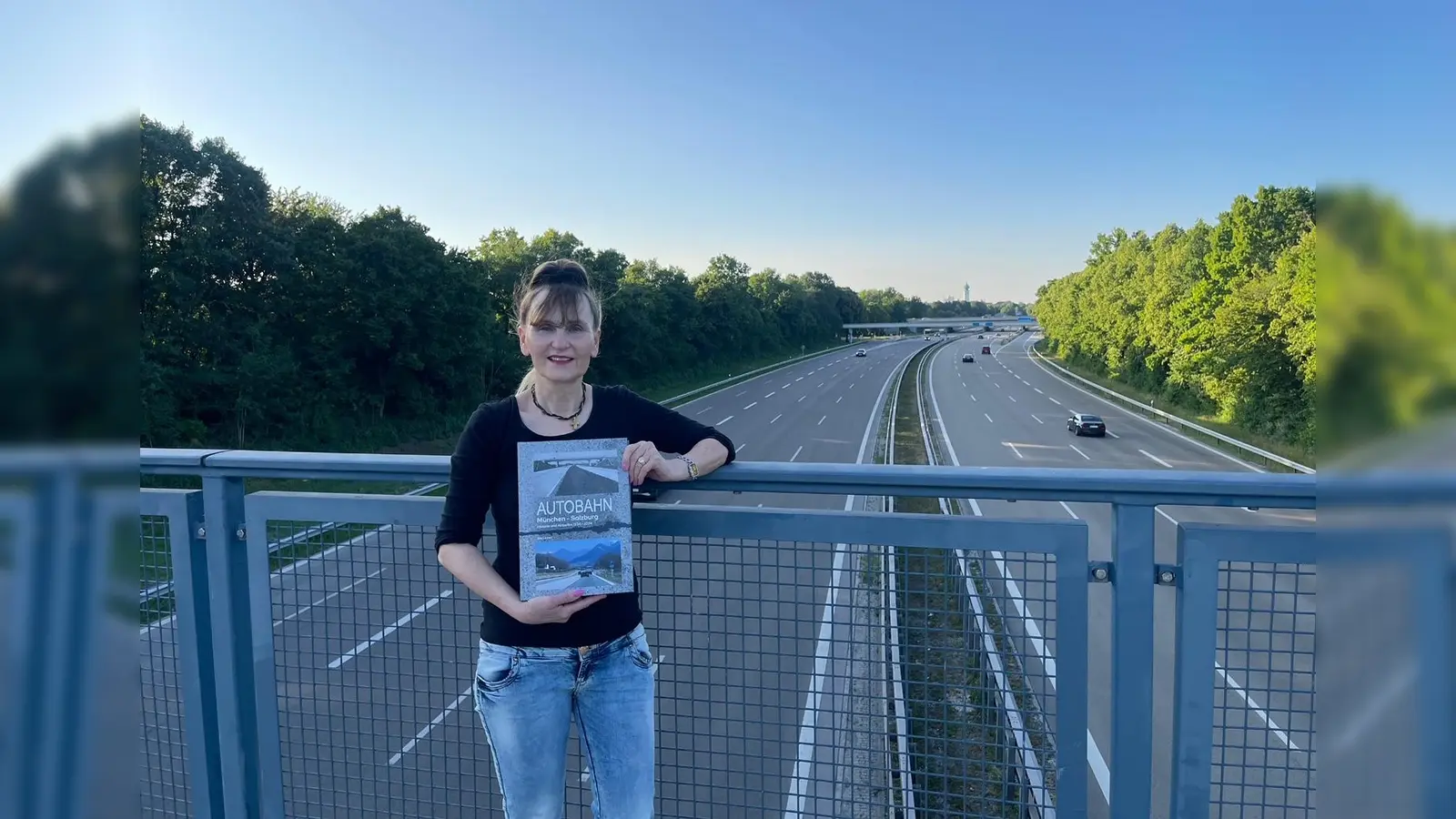 Die Geschichte der Autobahn zw. München-Ramersdorf und Salzburg hat Ilse Linner in ihrem Buch aufgerollt. Die Autobahn wurde vor 90 Jahren in Betrieb genommen. (Foto: Linner)