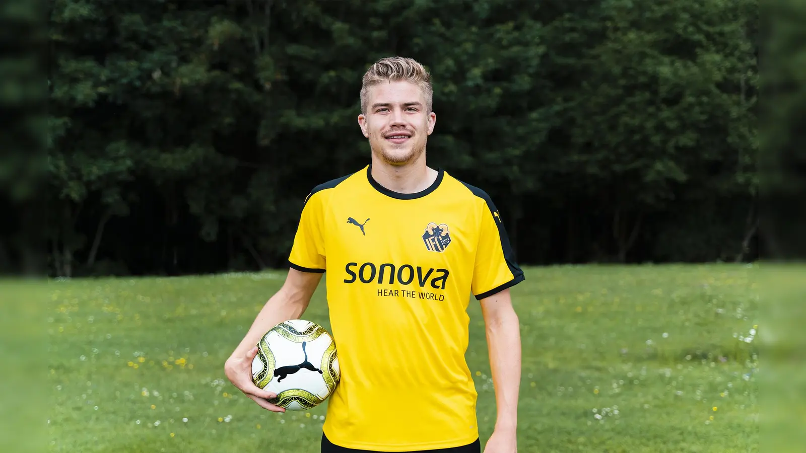 Simon Ollert war Profi bei der SpVgg Unterhaching. Jetzt ist er Mitgründer und Vereinspräsident des inklusiven Fußballclubs IFC Munich United. (Foto: Ole Kliem)