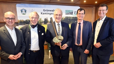 v.l.n.r.: Christian Nitsche (BR-Chefredakteur), Alexander von Stülpnagel (Vorsitzender DOG München), Innen- und Sportminister Joachim Herrmann (MdL), Prof. Dr. Holger Preus (Mitgliedder IOC-Kommission Legacy and Sustainability), Jörn Verleger (Freizeitpark Chef) (Foto: Claus Schunk)