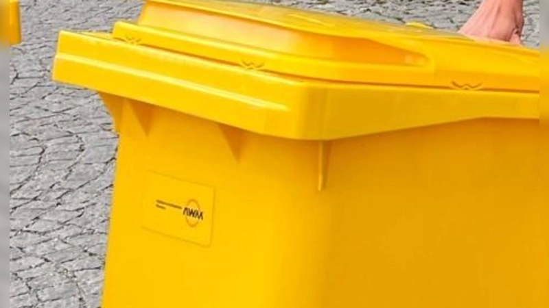 Sieg für Gelb: Beim Pilotversuch mit Gelber Tonne, Wertstofftonne und Gelbem Sack wurde die Gelbe Tonne als die beste Lösung zur Sammlung von Verbrauchsverpackungen ermittelt. Im Januar wird die Tonne eingeführt.  (F.: LHM)