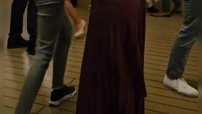 Jeweils einem bestimmten Tanz widmet sich die Veranstaltung „Offenes Tanzen”. Sie findet jeden Mittwoch statt. Der Eintritt ist frei. (Foto: Stadtteilkultur 2411 e.V.)