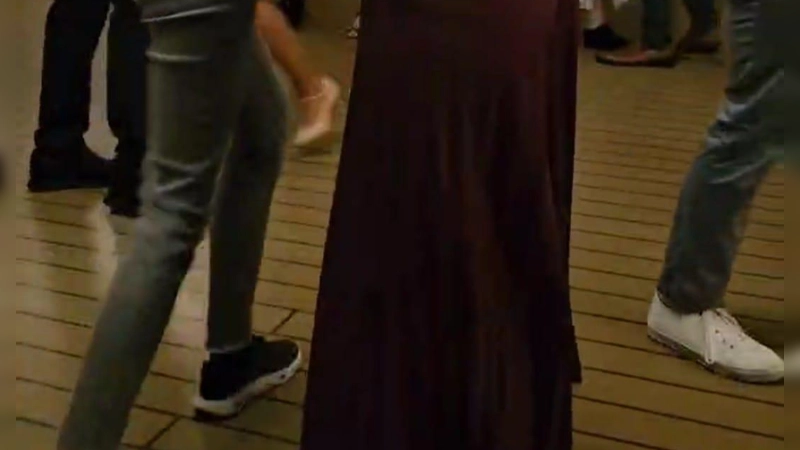 Jeweils einem bestimmten Tanz widmet sich die Veranstaltung „Offenes Tanzen”. Sie findet jeden Mittwoch statt. Der Eintritt ist frei. (Foto: Stadtteilkultur 2411 e.V.)