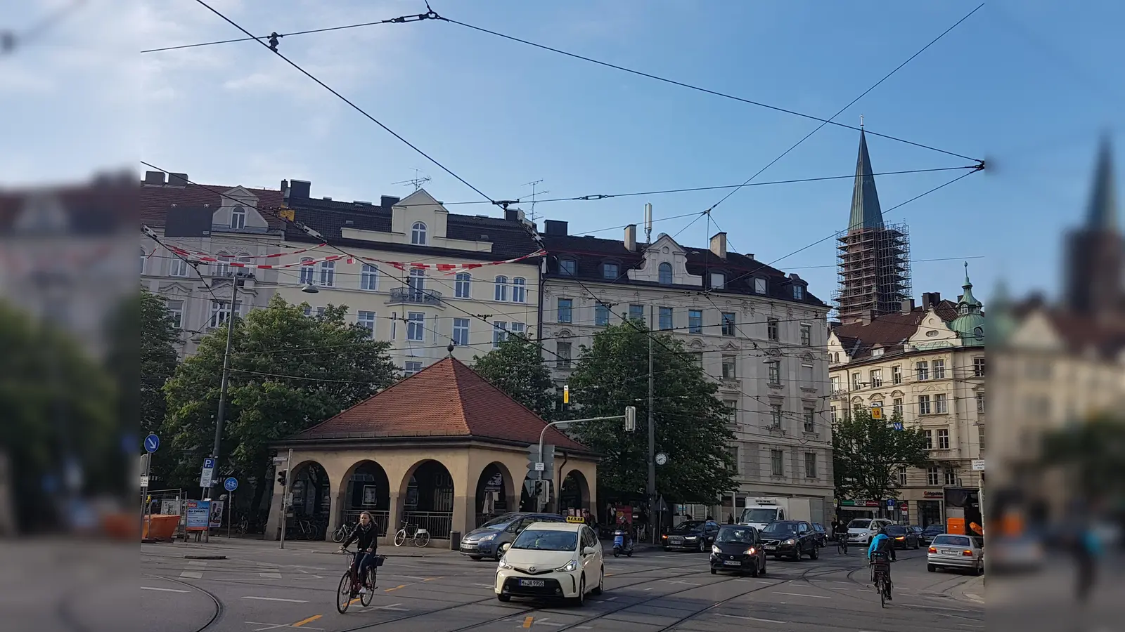 Der Max-Weber-Platz: In Städten treffen sich Menschen und Ideen auf engstem Raum, hier existieren die unterschiedlichsten Lebensstile nebeneinander. (Foto: bs/Archiv)