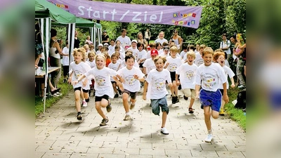 Bereits zum dritten Mal nahmen die Schüler der Montessori-Schule München begeistert am Spendenlauf teil.  (Foto: Montessori-Schule)