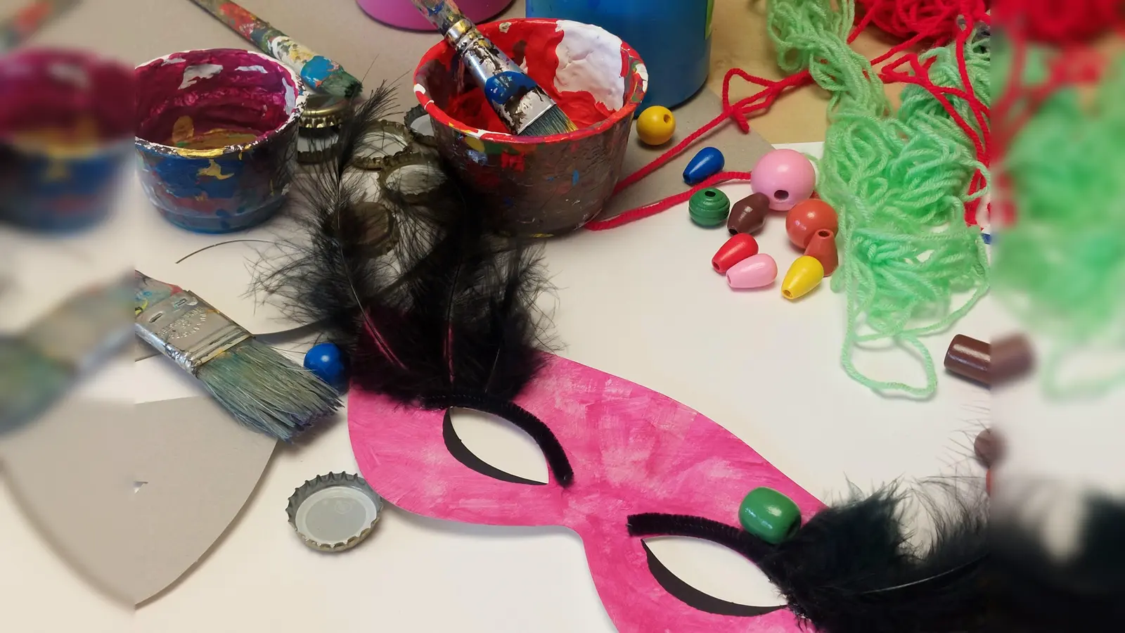 Beim Kinder- und Jugendkulturtag im Gilchinger Rathaus können unter anderem Masken gebastelt werden. (Foto: Gemeinde Gilching)